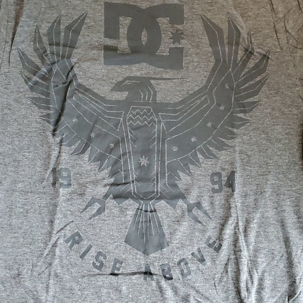 😻 3/$20 DC Shirt.
